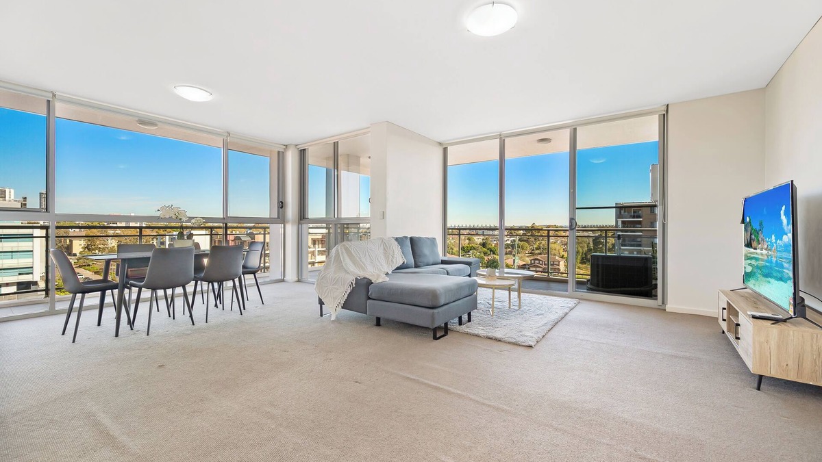 Liverpool Apartment | Amazing scene/2Br Apt/Shopping/Train/Hospital