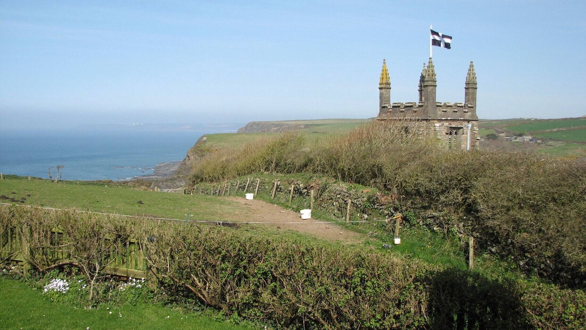 Saint Gennys House | Amazing Sea Views; remarkable setting in spectacular coastal location. 2 Bedroom