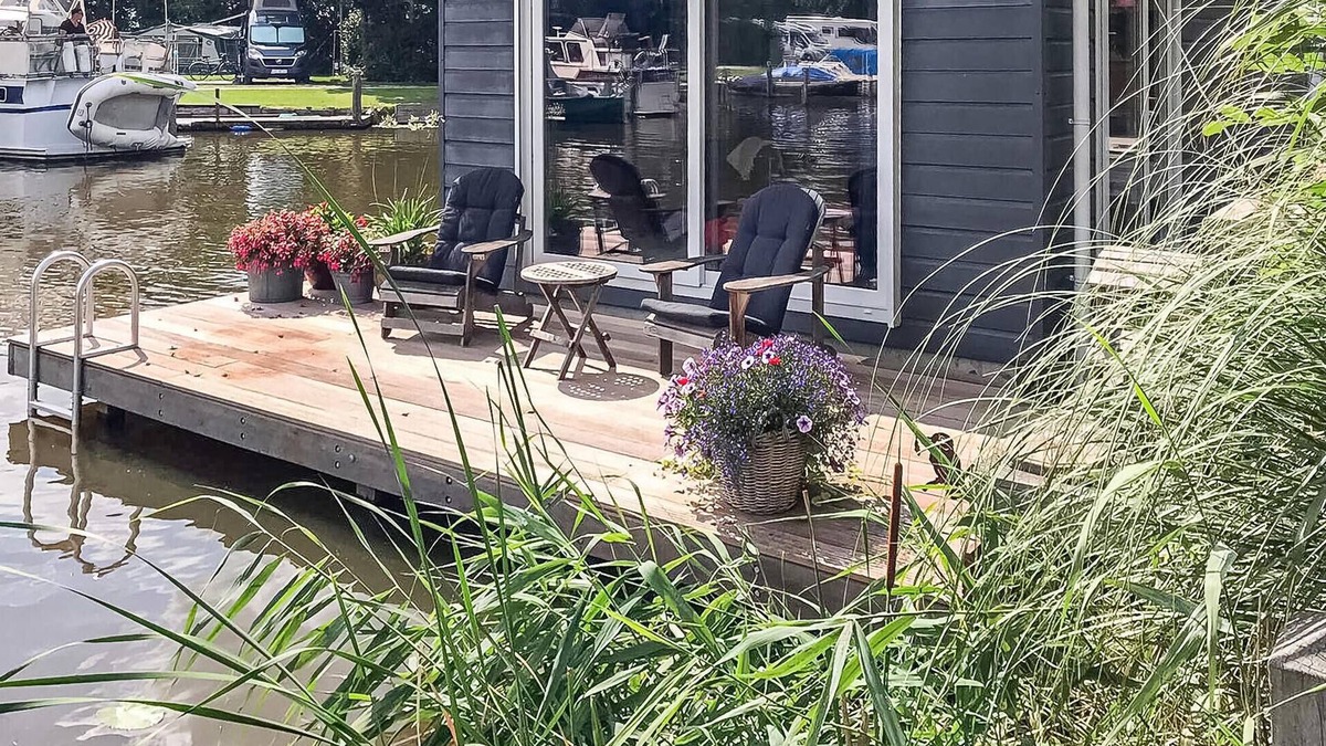 Winsum Boat Rental | Amazing ship in Winsum with WiFi
