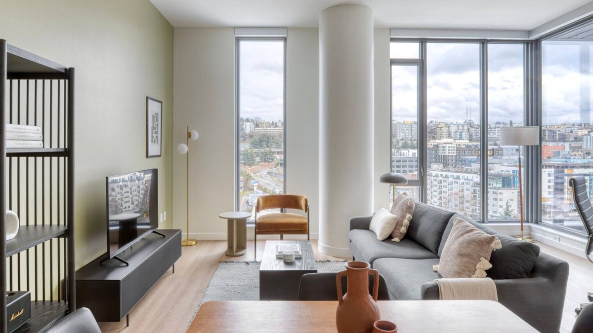 South Lake Union Apartment | Amazing South Lake Union 2BR w/Gym & Roof, nr restaurants, by Blueground