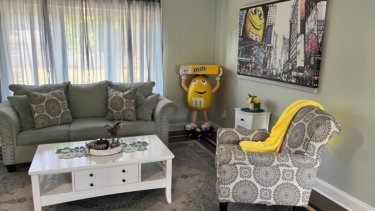 Hackettstown House | Amazing Spacious 4-bedroom house in charming Hackettstown with AC, WiFinnnn