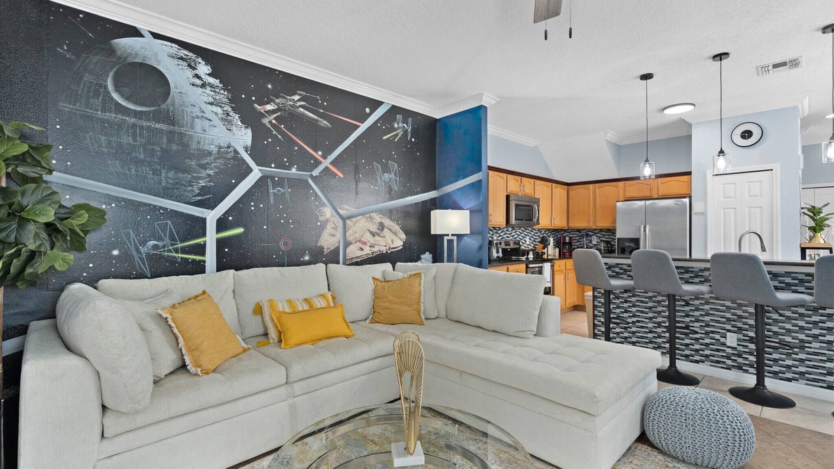 Silver Creek House | Amazing Star Wars 3Bd 3 Ba Home + Heated Pool + Free BBQ Grill + Disney 8.9mi