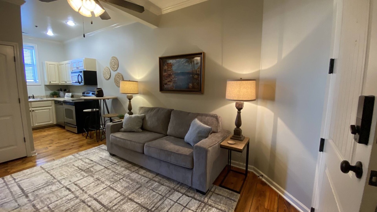 Corinth Apartment | Amazing Suite nestled in downtown Corinth