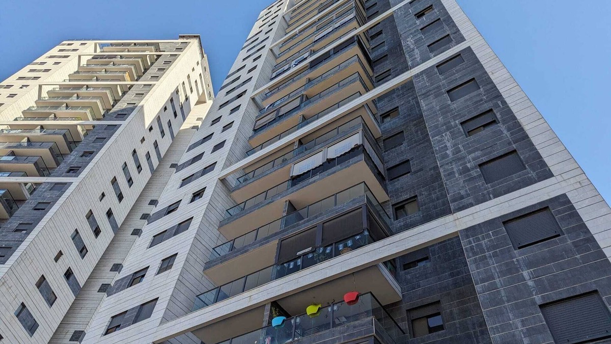 Kiryat Gat Condo | Amazing tower apartment at Karmei Gat