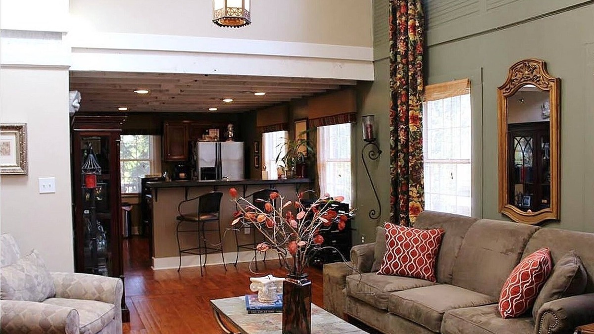 Athens Condo | Amazing Unique Athens Condo In Renovated Church! Walk To Downtown/UGA/Sanford