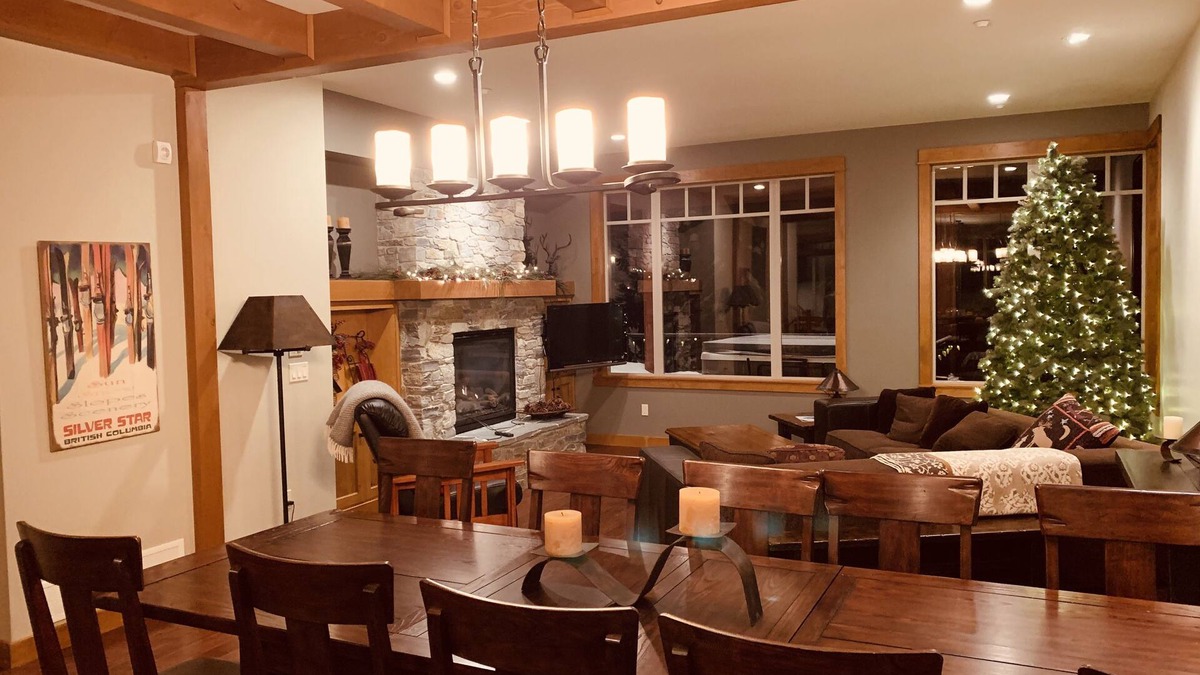 Silver Star Mountain House | Amazing Upgraded Chalet with Everything You Need and It's ALL Yours - No Suite