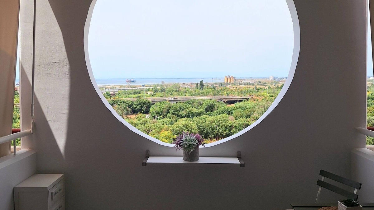 Ampelokipoi-Menemeni Apartment | Amazing view and free parking!