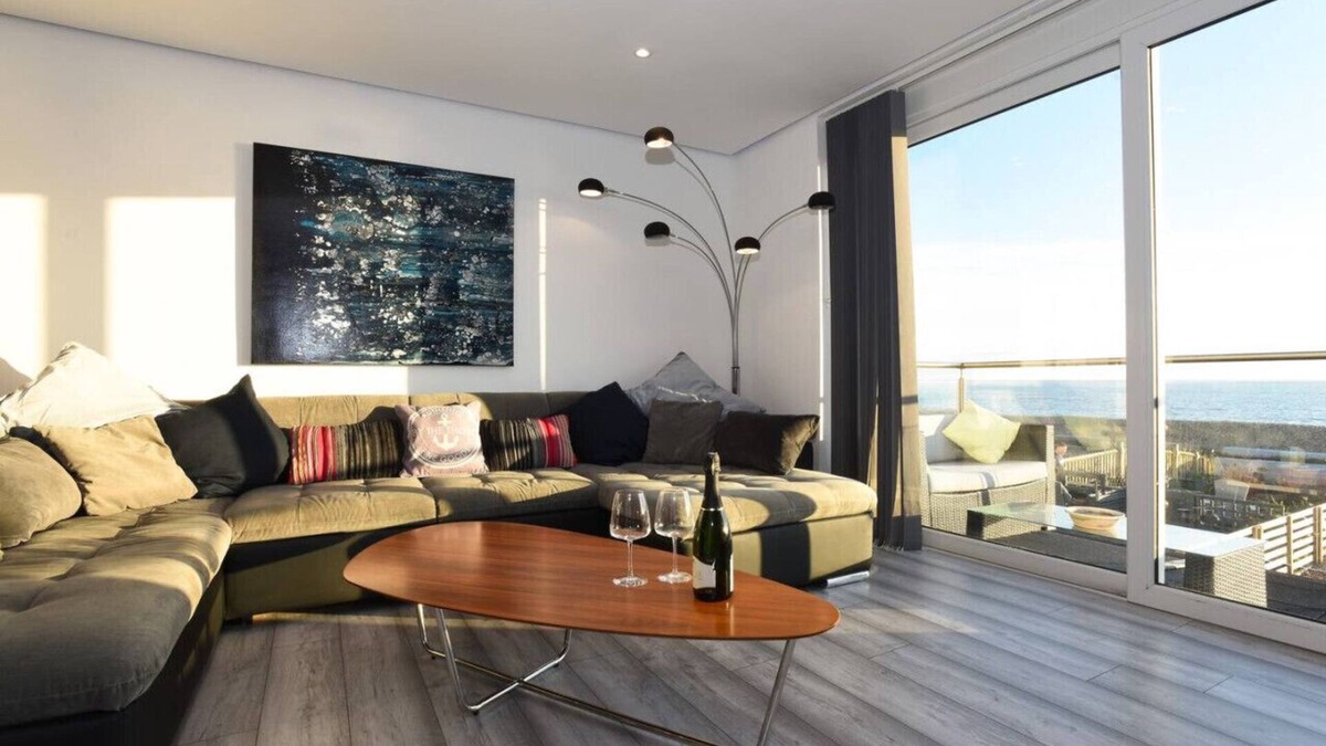 South Hayling House | Amazing View | Beachfront 3BR | 5Beds | 7 Guest