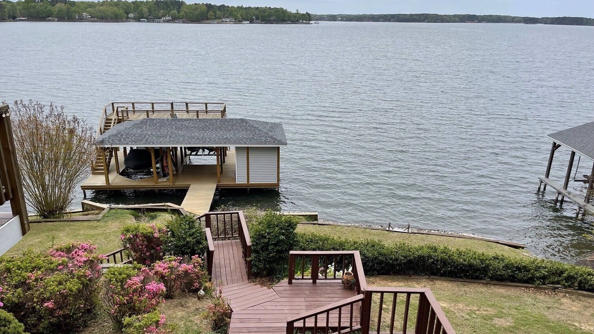 Littleton House | AMAZING VIEW, Main lake home, boathouse and PET FRIENDLY Lake Gaston