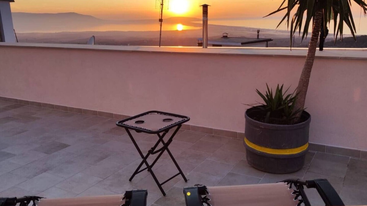 Ischitella House | Amazing view of sea, lake and islands. pets allowed, huge terrace.
