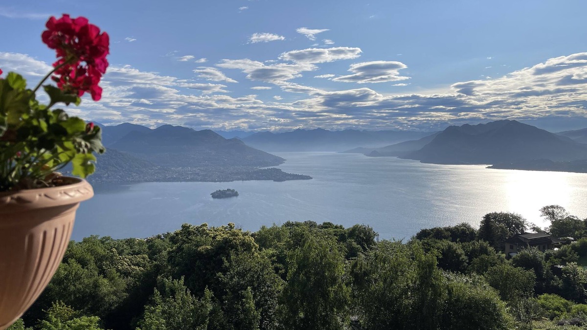 Levo House | Amazing view over the Lake, charming house surrounded by nature