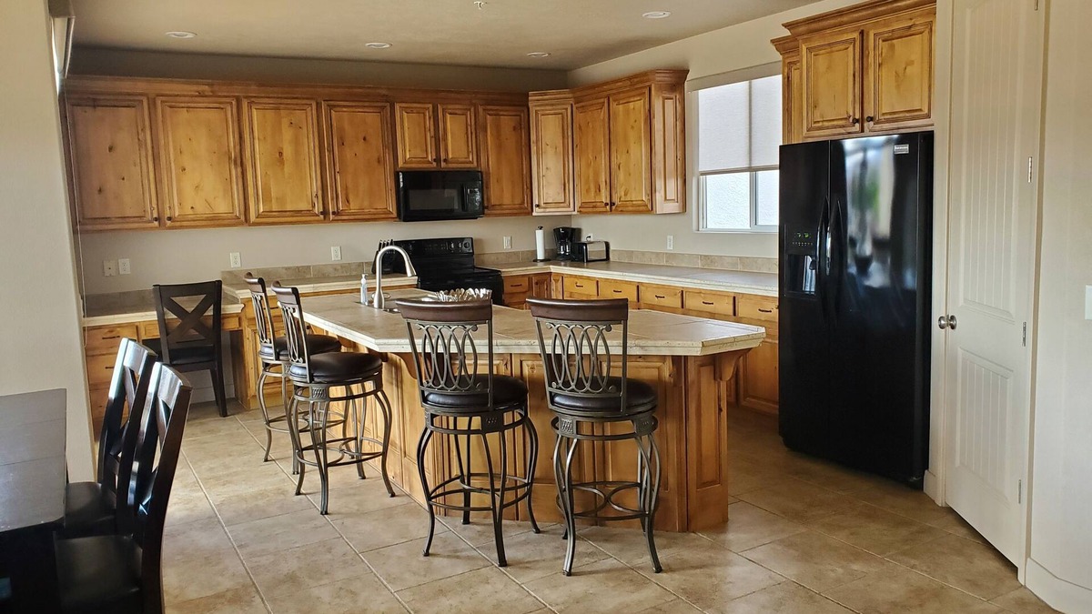 St. George Resort | Amazing view, pools/hot tubs/waterslide, trails. Las Palmas resort! Sleeps 10