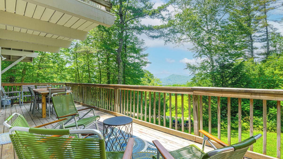 West Townshend House | Amazing View: Townshend Escape Off the Beaten Path
