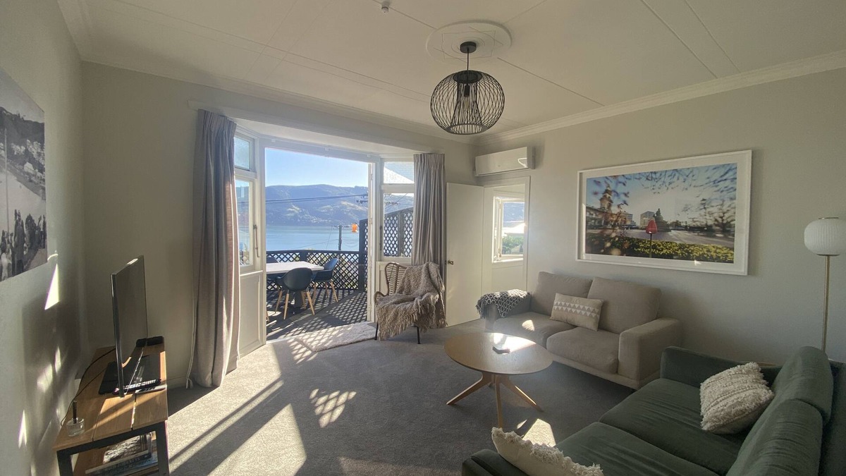 Dunedin House | Amazing views! 5 mins to beach