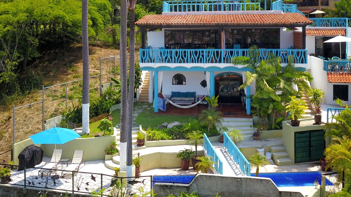 North End House | Amazing views, 5 minutes from downtown or the beach, quiet area of town