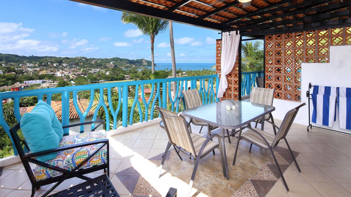 North End Apartment | Amazing views, 5 minutes from downtown or the beach, quiet area of town