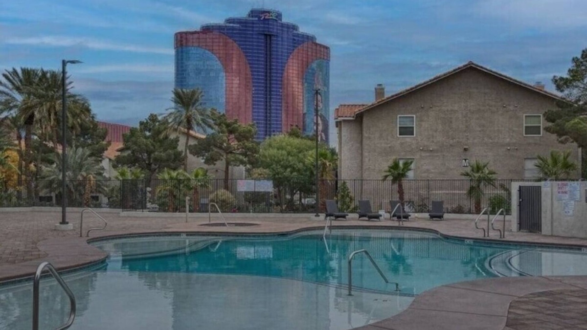 Las Vegas Apartment | Amazing Views of mountain,Palm, Rio, Gold Coast Casinos &Steps away to Strip.