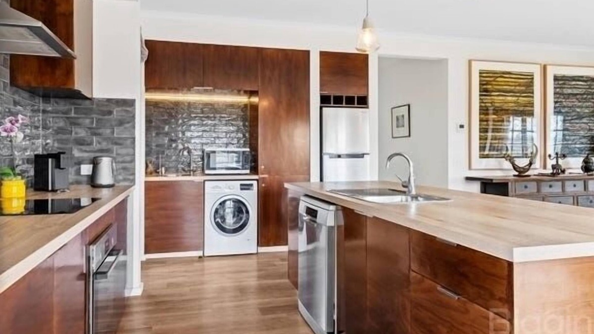Clunes Cottage | Amazing views over iconic Mount Beckworth.