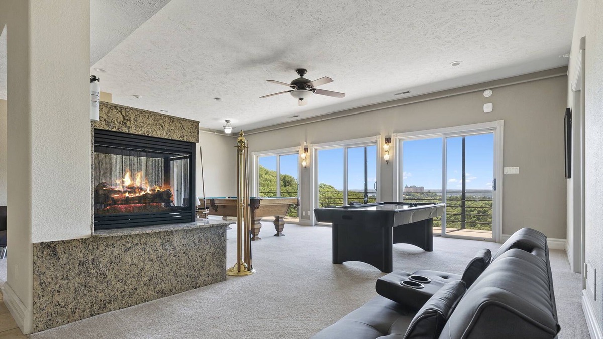 Table Rock Villa | Amazing Villa Close to Branson Strip!