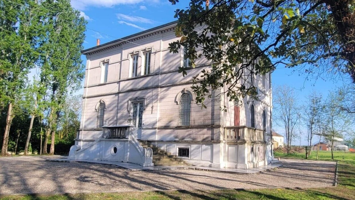 Libolla Villa | Amazing Villa in Migliarino