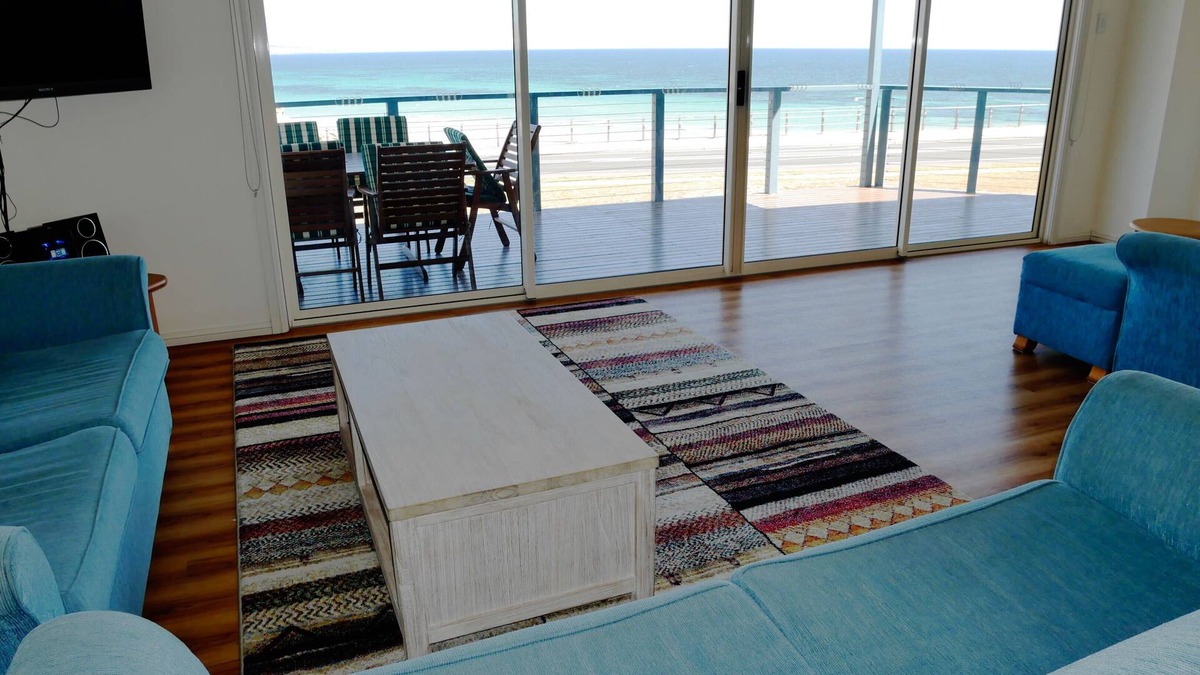 Aldinga Beach House | Amazing waterfront views 4 bedrooms 2 bathrooms NBN