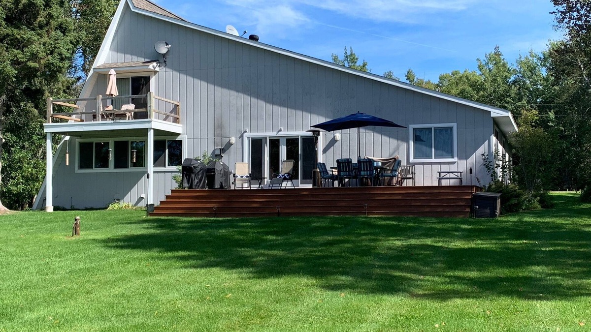 Barbeau House | Amazing waterfront island getaway