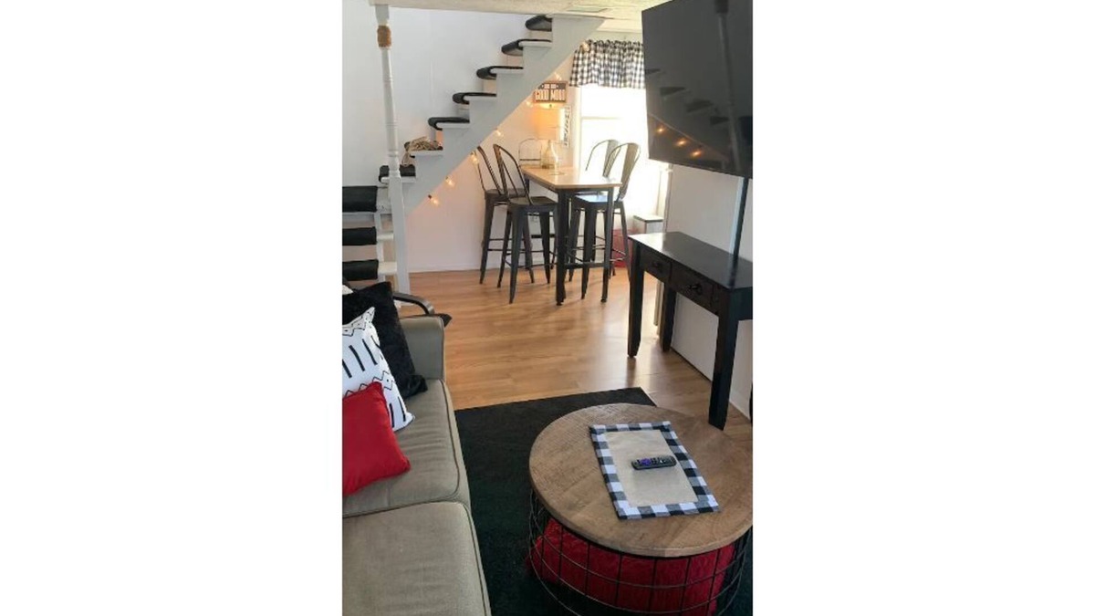 Bowling Green House | Amazingly Convenient Campus Guesthouse. So close to downtown and campus!