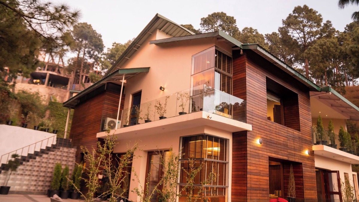 Kasauli Villa | Ambaram 4BR Villa With Jacuzzi and Private Lawn