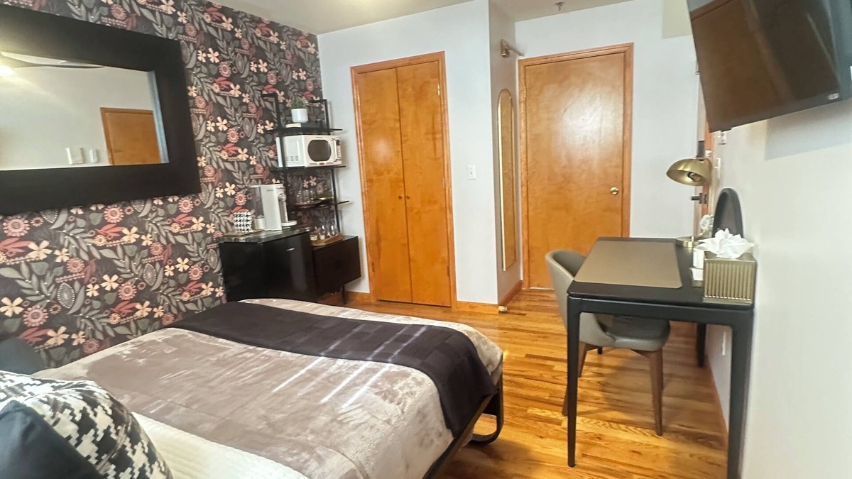 North Ironbound House | Amelia Suites Newark – Cozy stay with AC, Wi-Fi & NYC access!