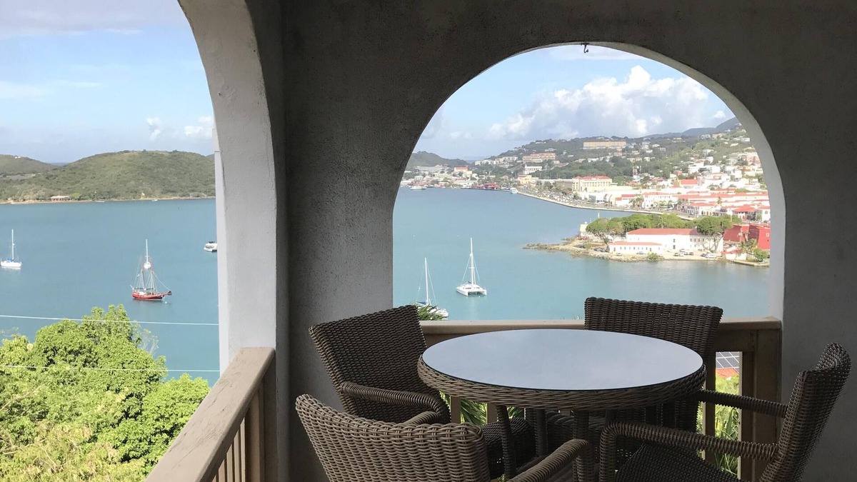 Estate Kings Quarter Condo | America's Paradise is Just a Click Away!