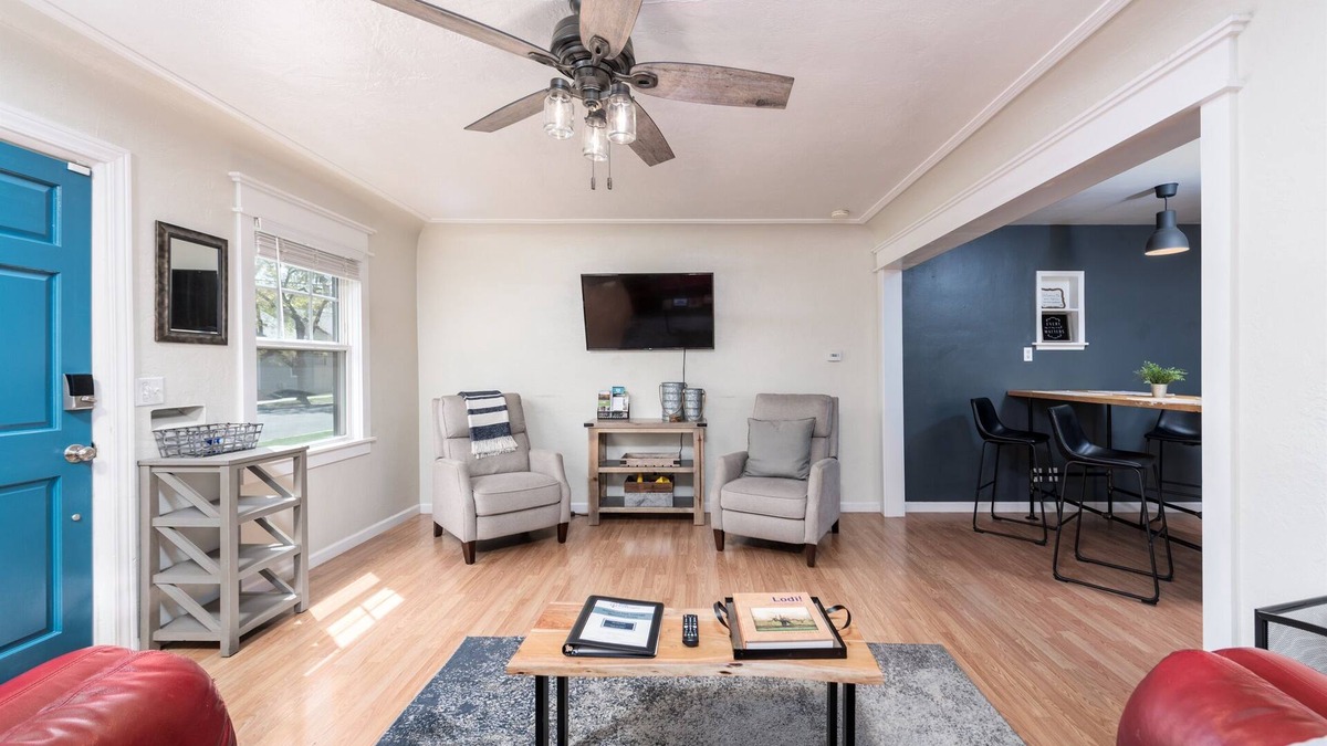 Lodi Cottage | American Oak Cottage | Pet Friendly | 6-min walk to Downtown Food, Wine, & More!