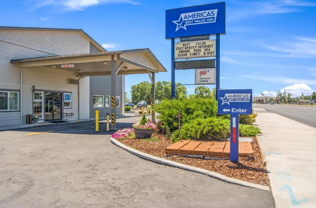 Burns Hotel | Americas Best Value Inn Burns