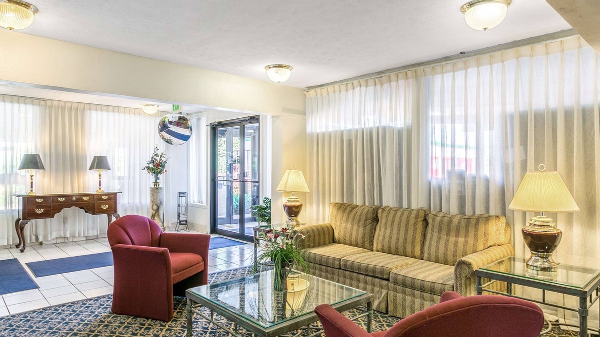 Edgewood Hotel | Americas Best Value Inn Edgewood