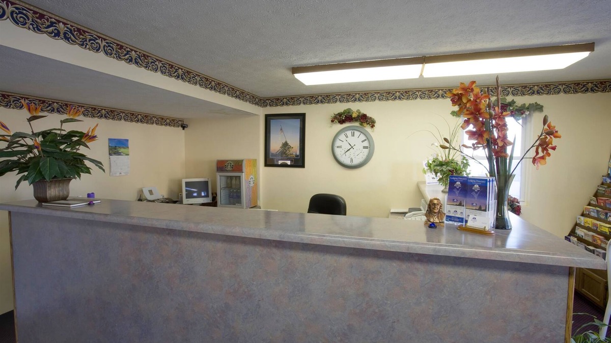Litchfield Hotel | Americas Best Value Inn Litchfield