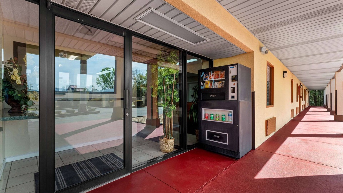 Montezuma Hotel | Americas Best Value Inn Montezuma