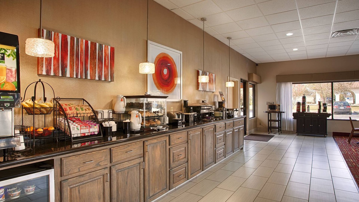 Bastrop Hotel | Americas Best Value Inn & Suites Bastrop