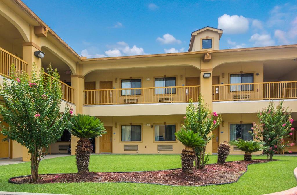 Tomball Hotel | Americas Best Value Inn & Suites Tomball