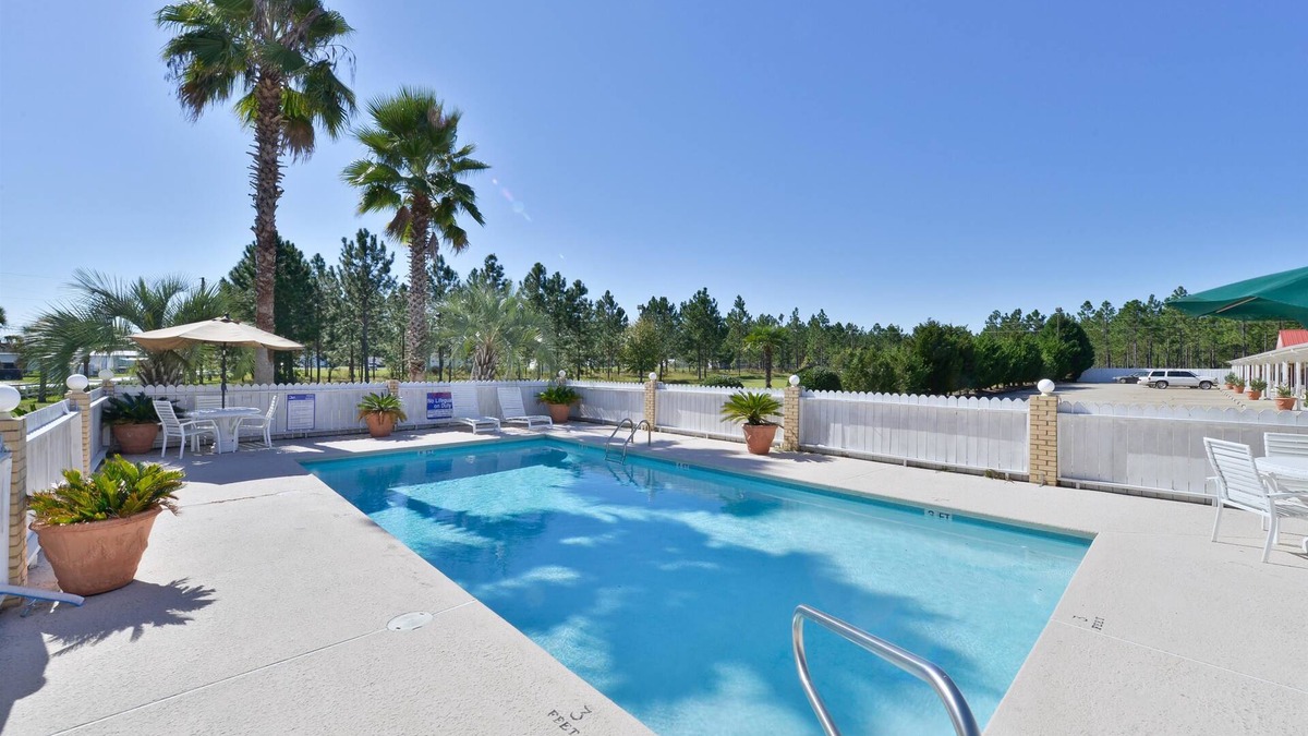 Hazlehurst Hotel | Americas Best Value Inn Hazlehurst, GA