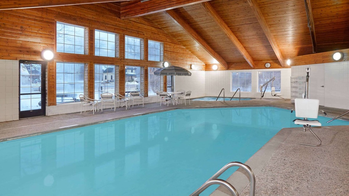 Fennville Hotel | AmericInn by Wyndham Douglas/Saugatuck