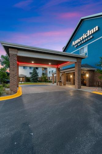 Bellevue Hotel | AmericInn by Wyndham Green Bay East