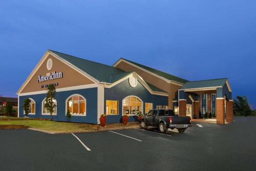 Grinnell Hotel | AmericInn by Wyndham Grinnell