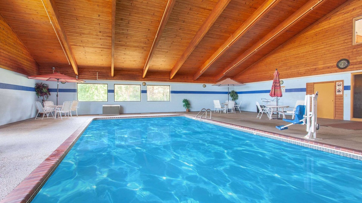 Ham Lake Hotel | AmericInn by Wyndham Ham Lake