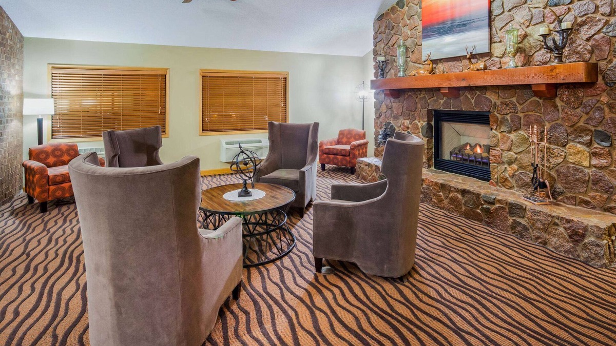 Mora Hotel | AmericInn by Wyndham Mora