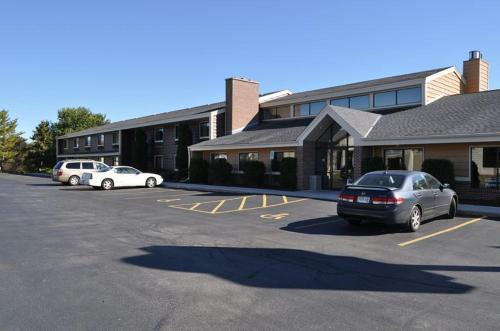 Plymouth Hotel | AmericInn by Wyndham Plymouth