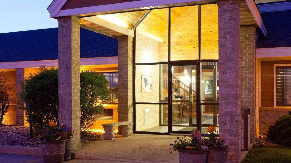 Spencer Hotel | AmericInn by Wyndham Spencer