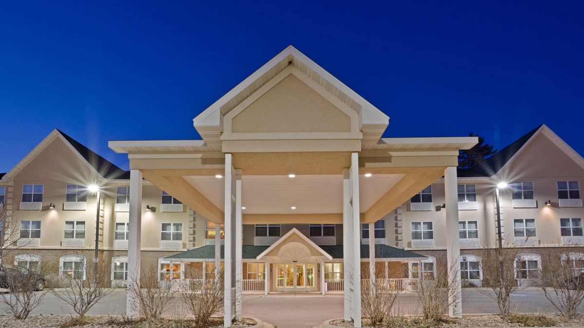 Iron Mountain Hotel | AmericInn by Wyndham Iron Mountain