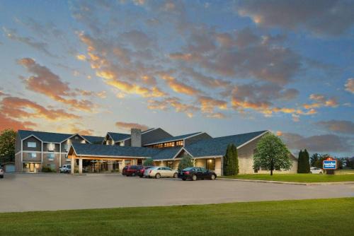 Valley City Hotel | AmericInn by Wyndham Valley City Conference Center