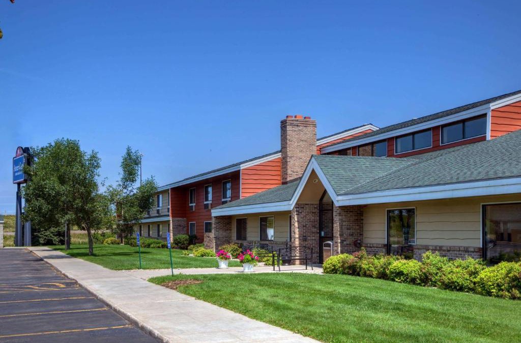 Worthington Hotel | AmericInn by Wyndham Worthington