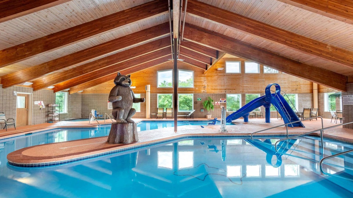 Weston Hotel | AmericInn by Wyndham Wausau