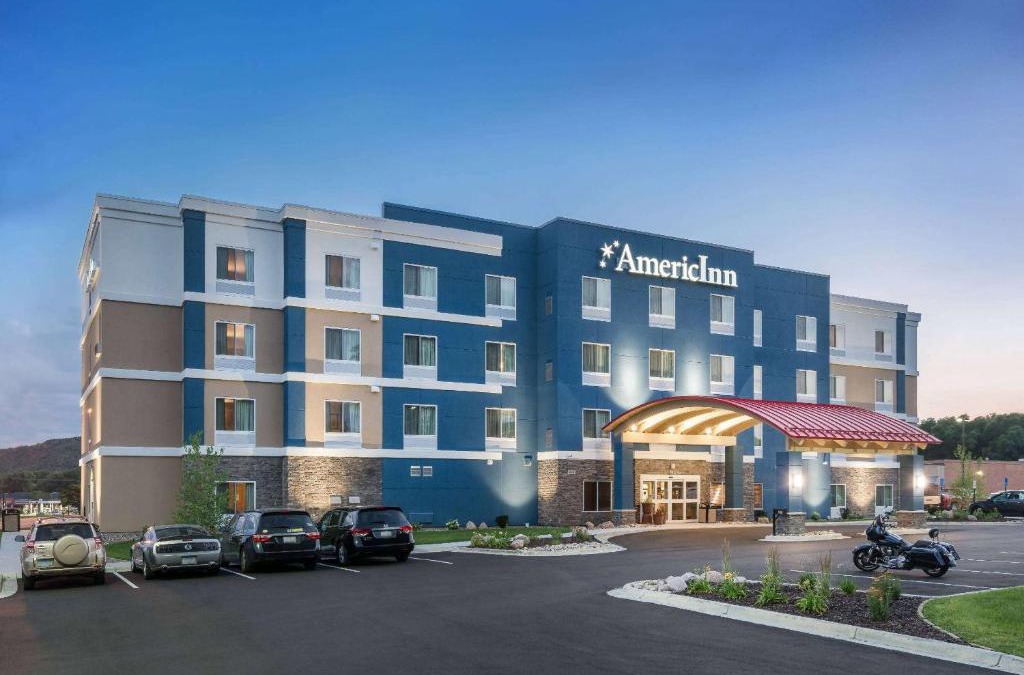 Winona Hotel | AmericInn by Wyndham Winona
